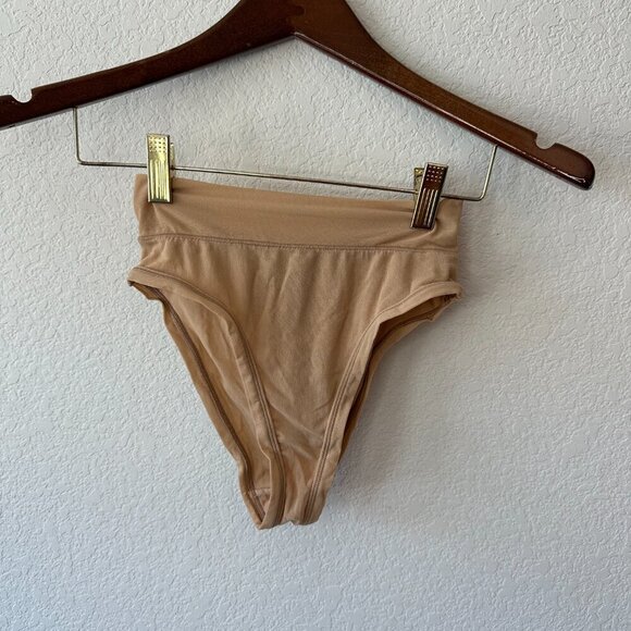 NWT SKIMS fits everybody cheeky brief in clay - Picture 3 of 5